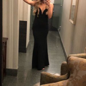 Black Windsor gown small